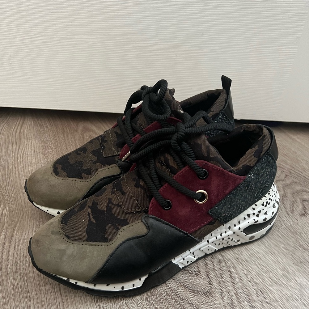Steve Madden Sneaker